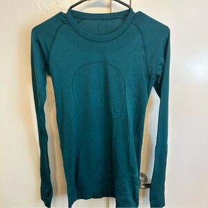 lululemon athletica Swiftly Tech 2.0 Teal Long Sleeve Size 6